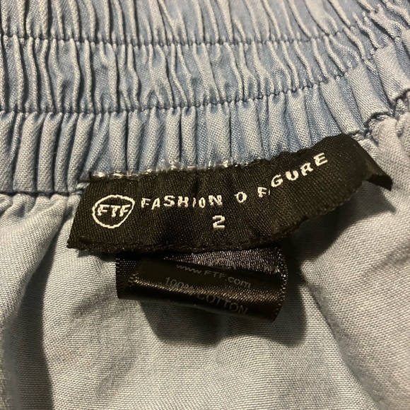 Fashion to Figure Crop Top - Picture 2 of 3